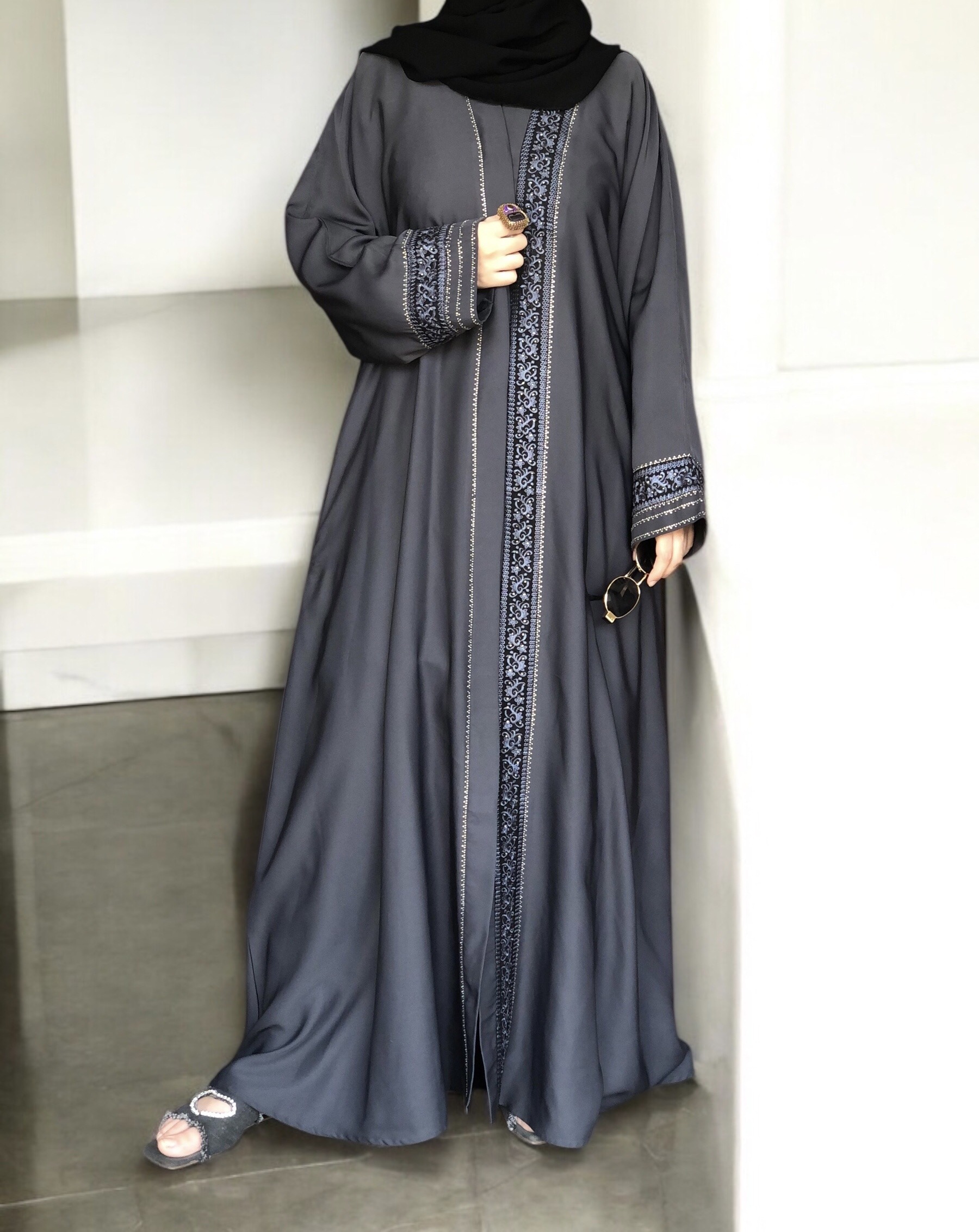 Noorey - Embroidered Abaya