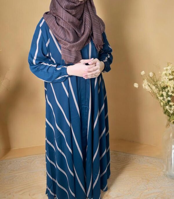 Zaraa Abaya - Green - Image 2